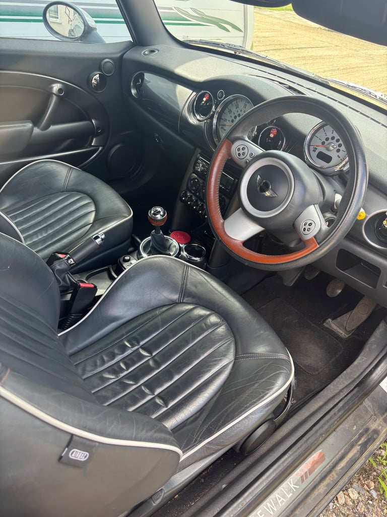 Mini, CONVERTIBLE, Convertible, 2008, Manual, 1598 (cc), 2 doors