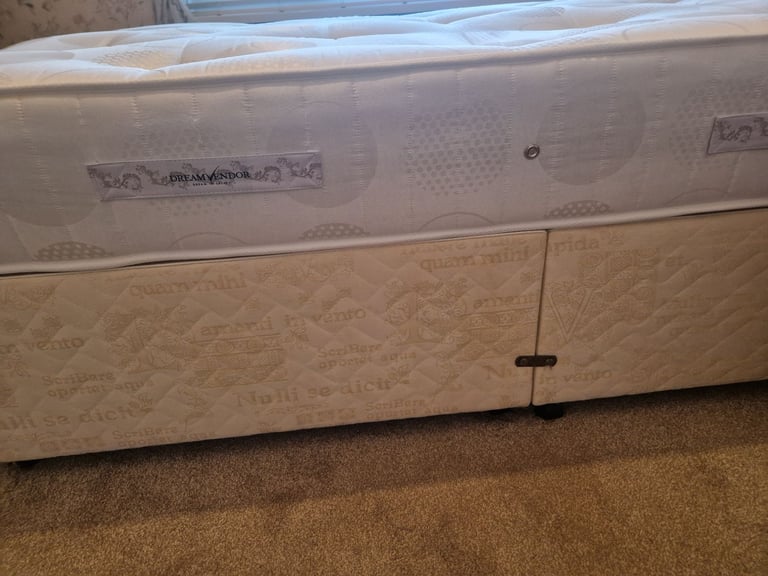 Doubledivan bed complete