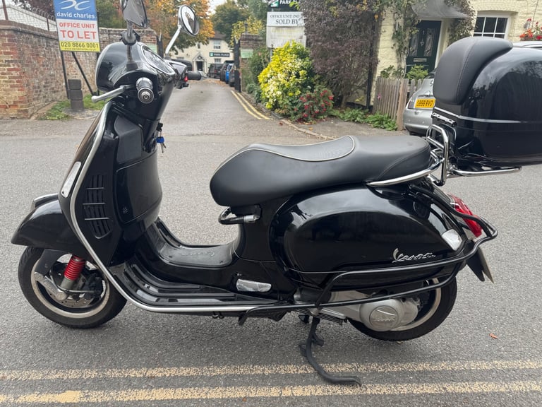 Piaggio, VESPA,GTS BLACK  2018, 278 (cc)