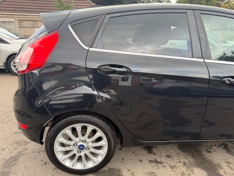 2013 Ford Fiesta 1.6 Titanium X 5dr Powershift HATCHBACK PETROL Automatic