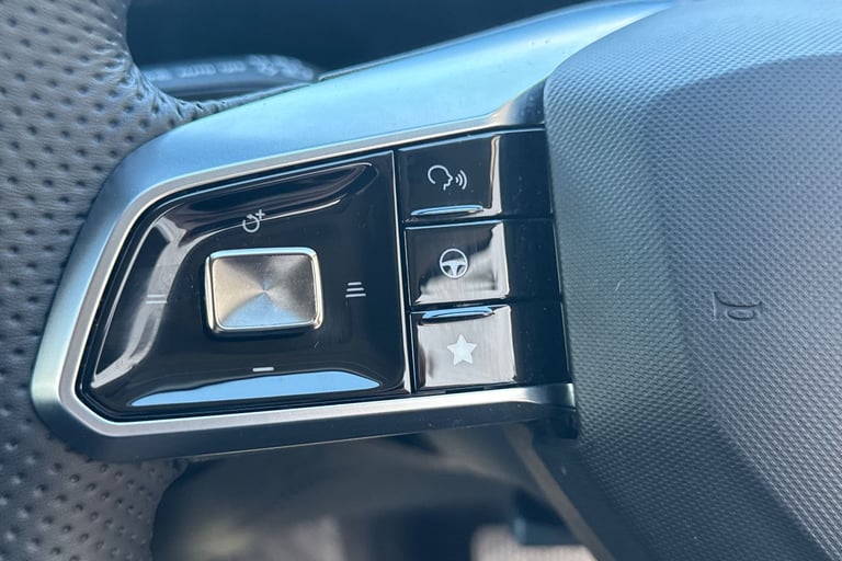 2024 MG MG HS 106288 Hatchback Petrol Automatic