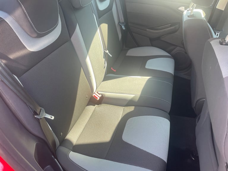2013 Ford Focus 1.6 125 Zetec 5dr Powershift Petrol