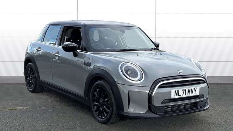 image for 2021 MINI Hatch 1.5 Cooper Classic 5dr HATCHBACK PETROL Manual