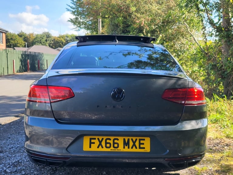 2016 Volkswagen Passat 2.0 TDI BlueMotion Tech R-Line Saloon 4dr Diesel Manual