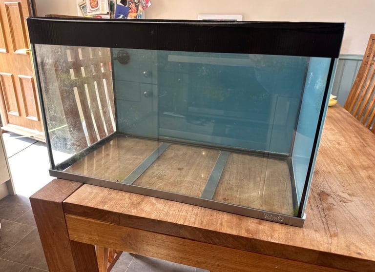 image for 2 Fish tanks 