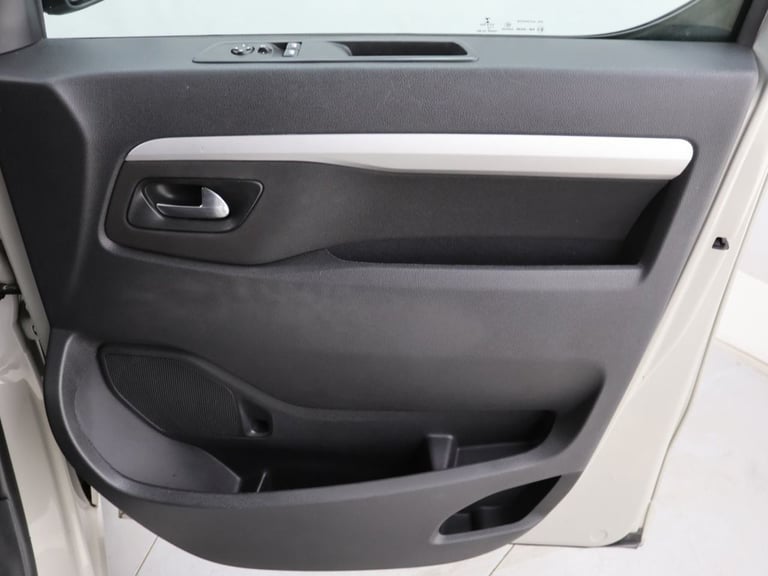 2022 Toyota PROACE CITY Verso 1.5D Shuttle Medium 5dr MPV DIESEL Manual