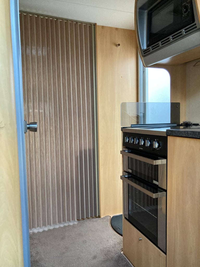 Sterling 6 berth