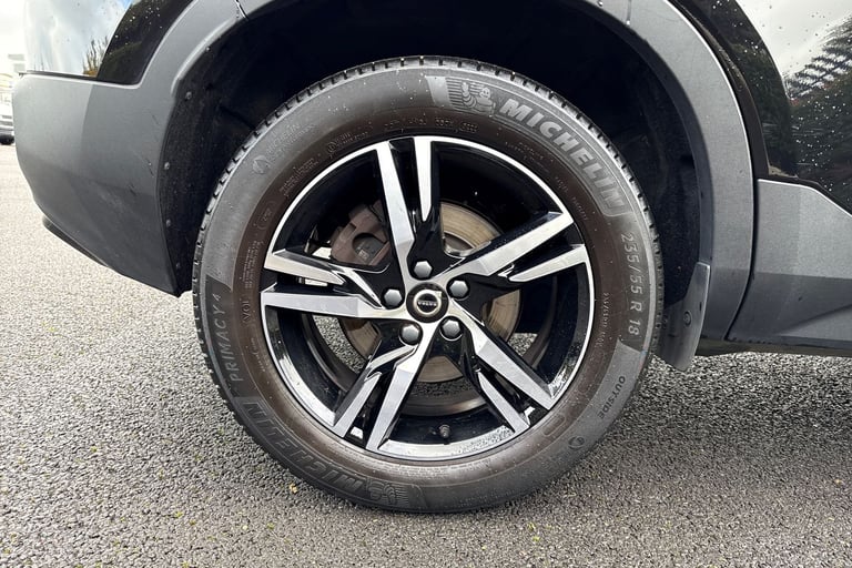 2023 Volvo XC40 2.0 B3 MHEV Plus DCT Auto Euro 6 (s/s) 5dr SUV PETROL Automatic