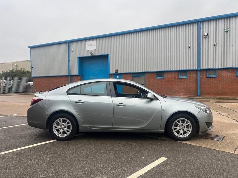 2015 Vauxhall Insignia 2.0 CDTi ecoFLEX Design Nav 5dr [Start Stop] HATCHBACK DIESEL Manual