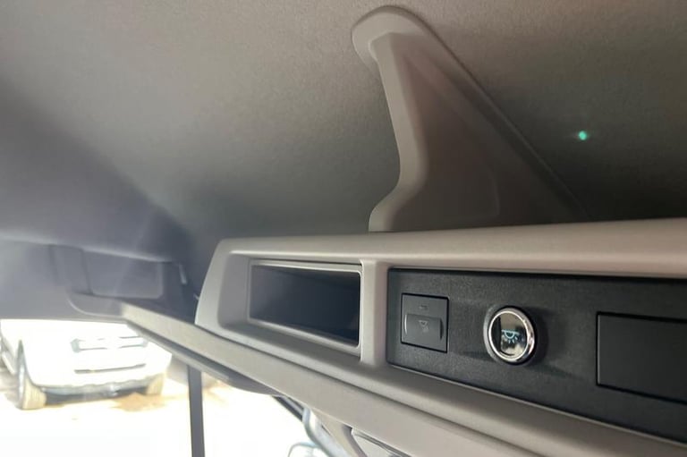2025 Ford Transit 460 Leader L4 H3 ELWB High Roof 17 Seat Minibus RWD 2.0 EcoBlue 165ps, PRIV Min...