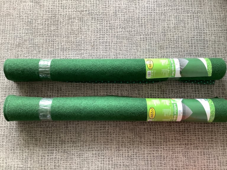 2 Artificial grass mats