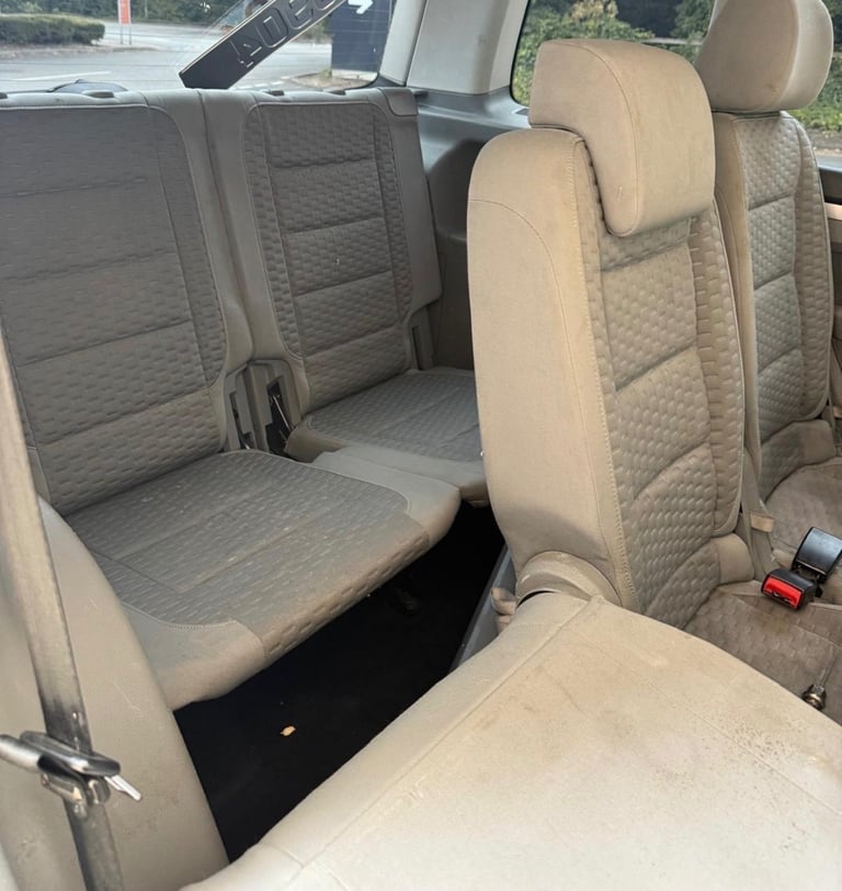 2009 (09) VOLKSWAGEN TOURAN 1.9 TDI SE BLUE-MOTION MPV 7 SEATER  