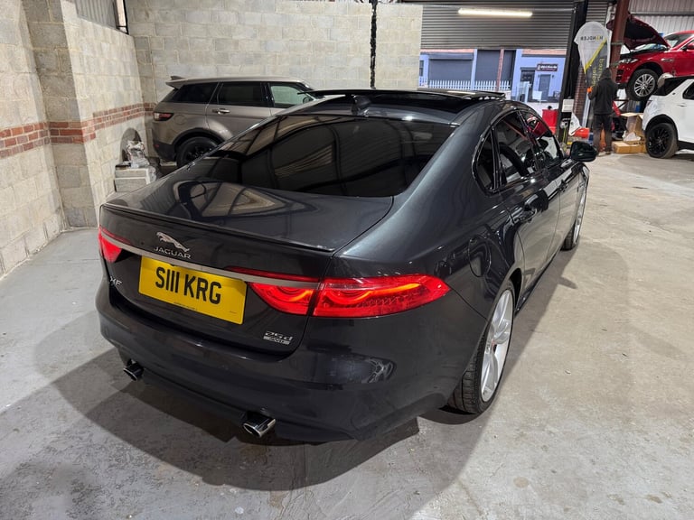 2017 Jaguar XF 2.0d R-Sport Saloon 4dr Diesel Auto AWD Euro 6 (s/s) (240 ps)