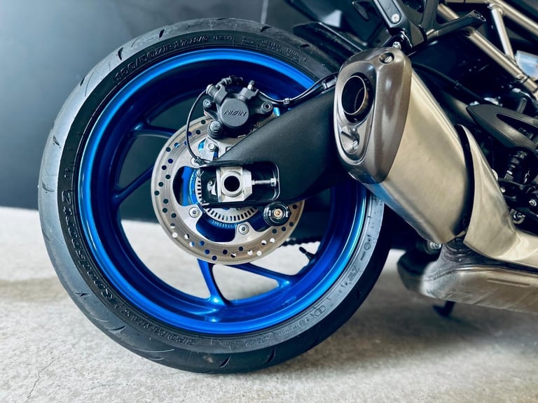 STUNNING LOW MILEAGE 2022/22 SUZUKI GSX-S 1000 GT MOTORCYCLE 