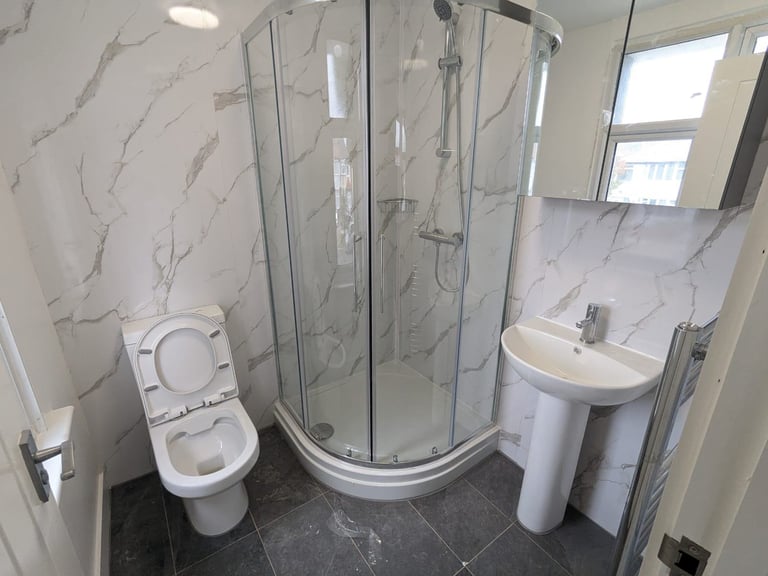 Selection of brand new en-suite rooms to rent in South Harrow. Large kitchen, garden and parking