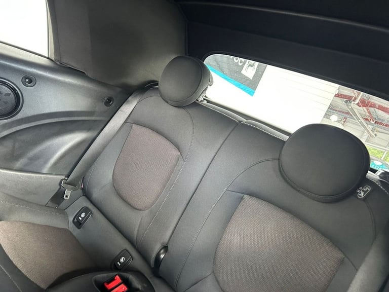 2021 MINI Convertible 1.5 Cooper Classic Convertible 2dr Petrol Manual Euro 6 (s/s) (136 ps) 1 OW...