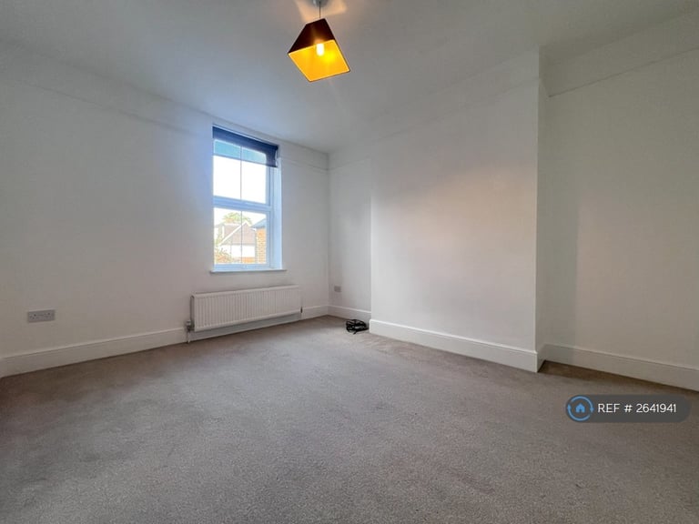 2 bedroom flat in Grange Road, Bishop's Stortford, CM23 (2 bed) (#2641941)