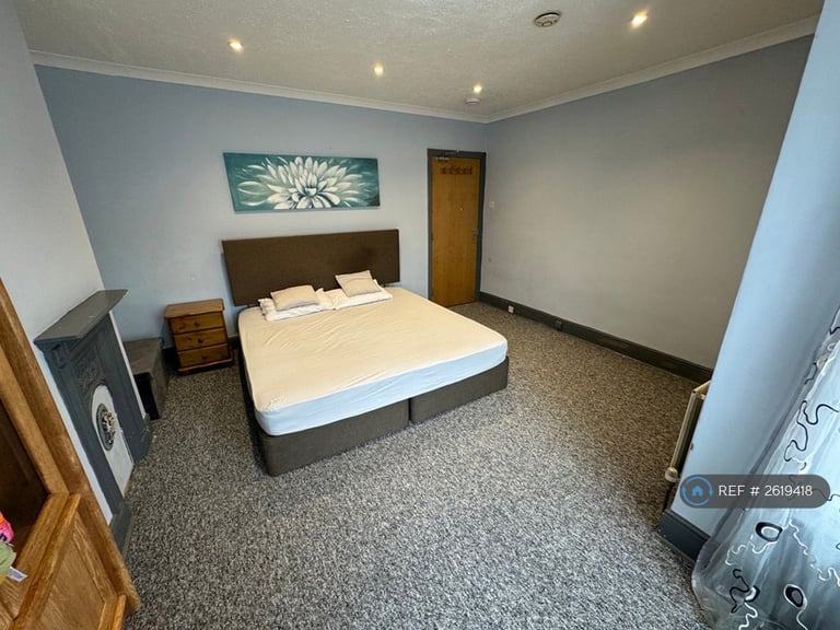 image for 4 bedroom house in Malmesbury Road, Southampton, SO15 (4 bed) (#2619418)