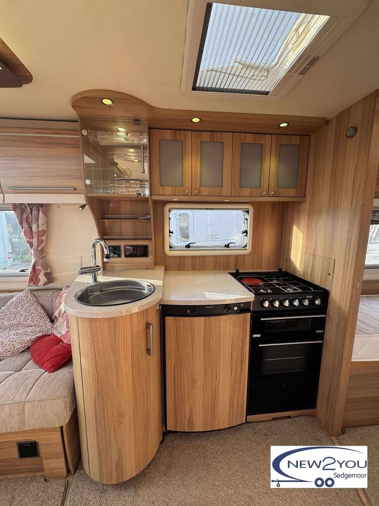 2013 Bailey Unicorn Cadiz 4 Berth Fixed Singles Caravan - STOCK S089