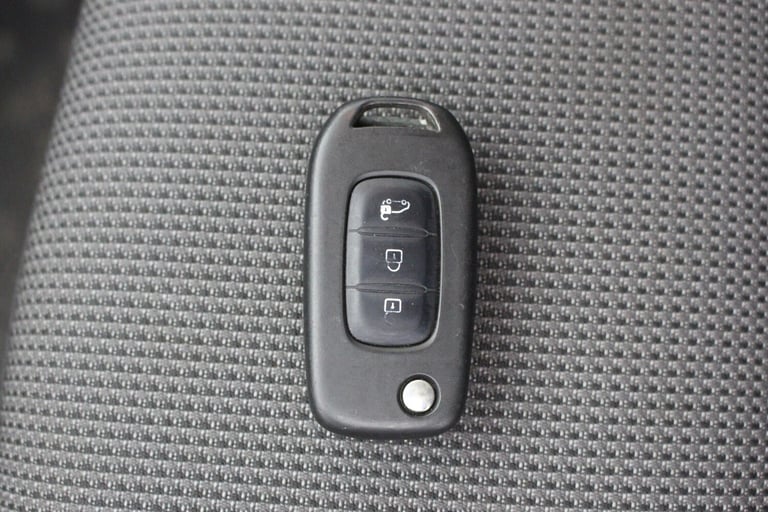 2024 Renault Trafic 2.0Dci Advance LL30 Blue Van Diesel Manual