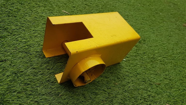 Hitch lock and wheel clamp for trailer, caravan, camper, motorhome.