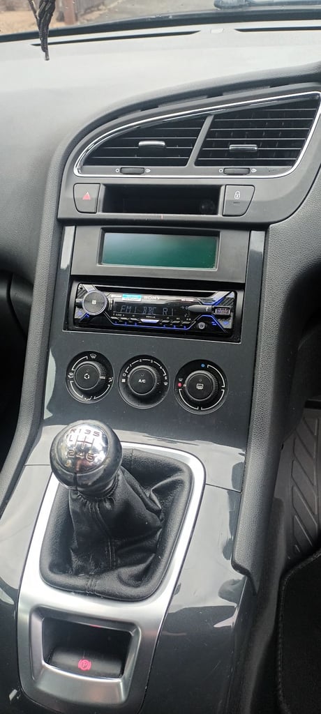 Peugeot, 5008, MPV, 2010, Manual, 1997 (cc),5 doors - Image 7