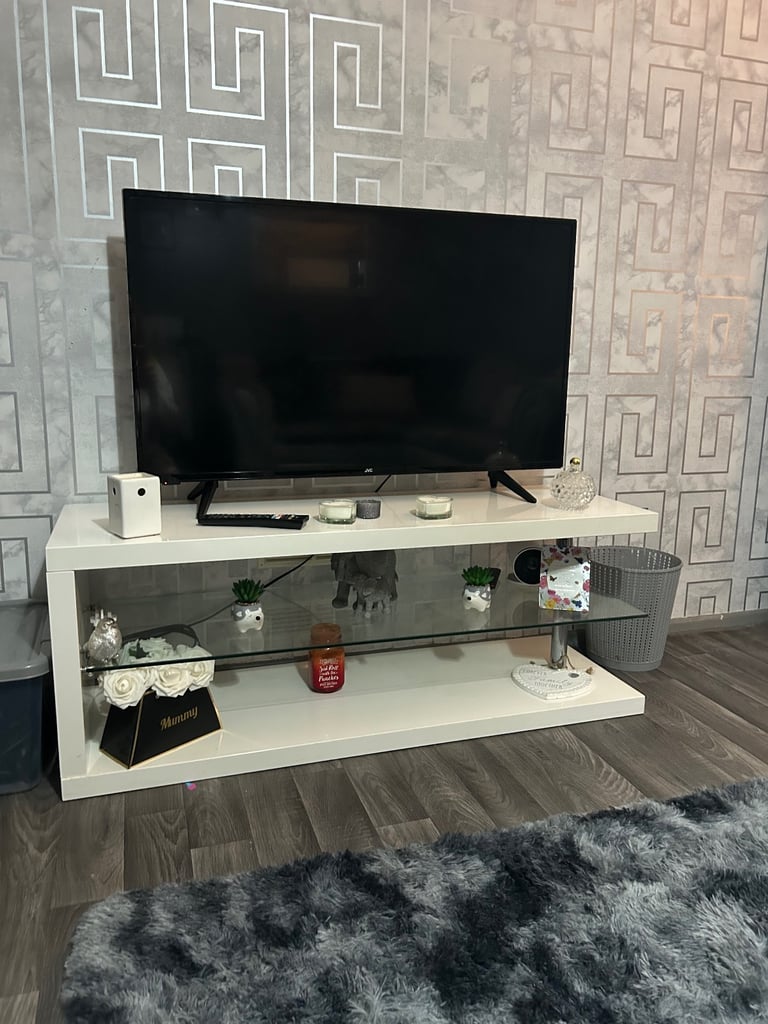 image for Solid tv unit 