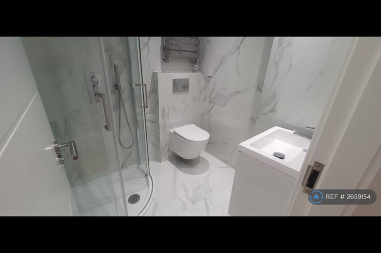 2 bedroom flat in Chatsworth Road, London, NW2 (2 bed) (#2659154)