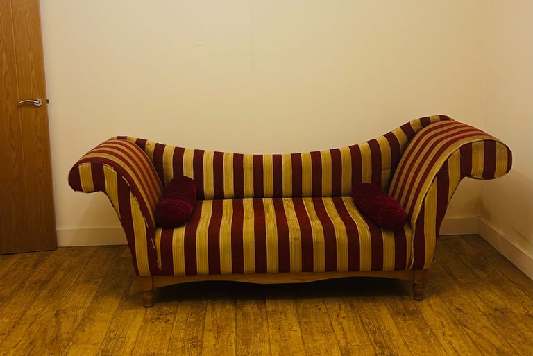 image for Vintage style chaise lounge