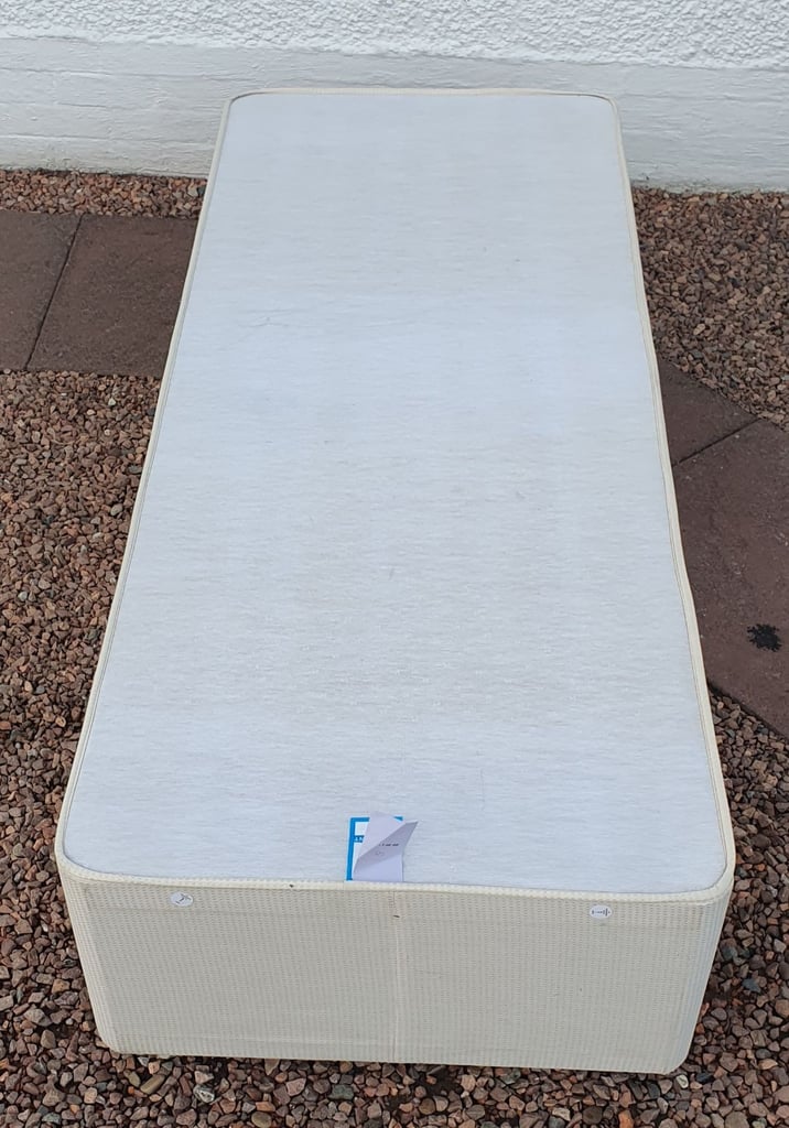 Small single bed, divan base with drawer & mattress 