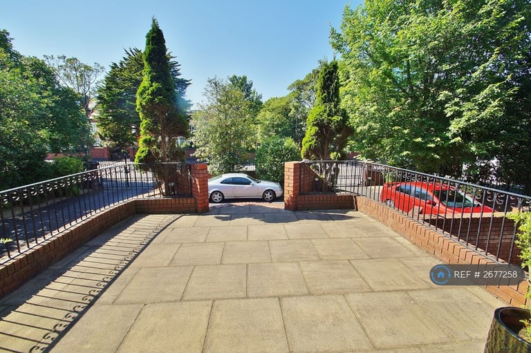 3 bedroom flat in Cambridge Road, Southport, PR9 (3 bed) (#2677258)