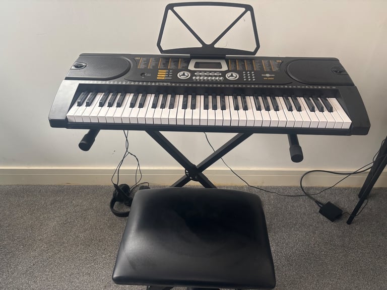 Gear4music 61-KEY ELECTRONIC KEYBOARD 