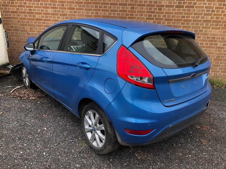 FORD FIESTA 2010 1.25 PETROL BREAKING FOR PARTS