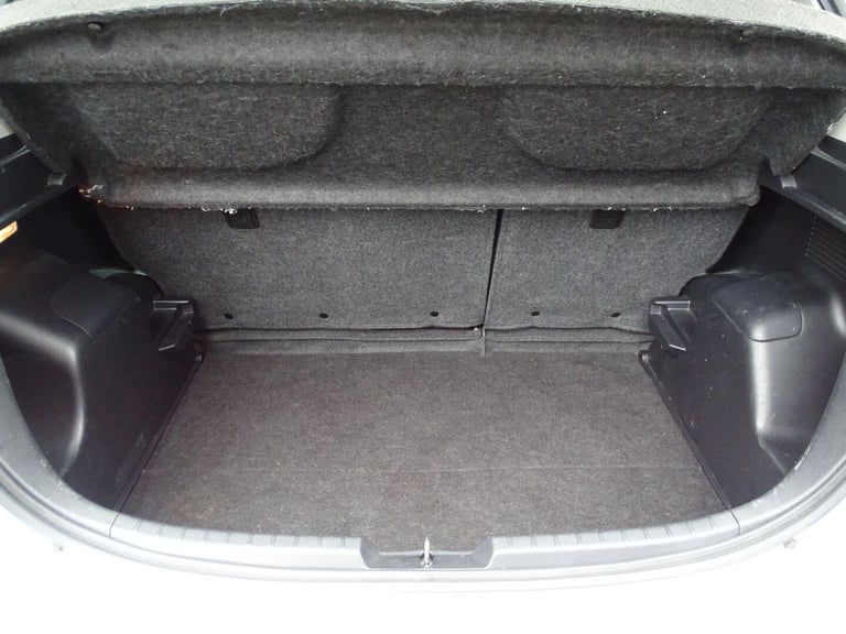 2015 Toyota Yaris 1.5 VVT-h Icon Hatchback 5dr Petrol Hybrid E-CVT Euro 6 (101 ps) HATCHBACK Petr...