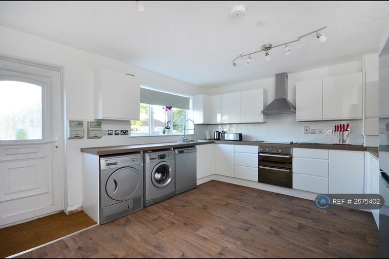 image for 1 bedroom in Staines Road West, Ashford, TW15 (#2675402)