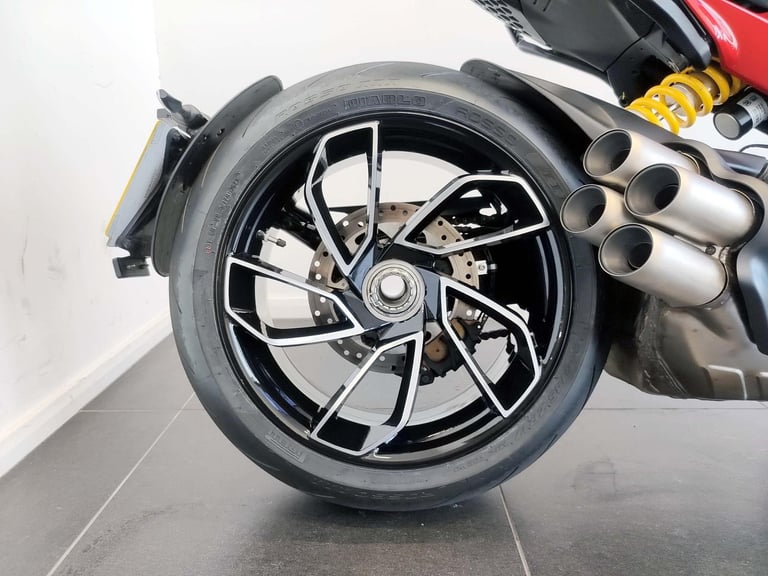 2025 Ducati Diavel V4 Red 700 Miles | £339 Dep & £339 pcm