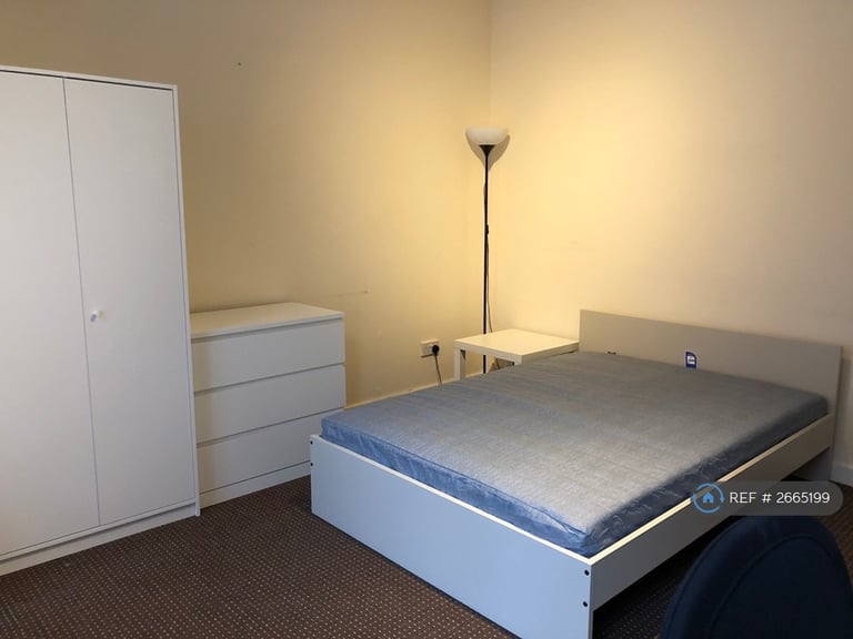 3 bedroom flat in West End Park Street, Glasgow, G3 (3 bed) (#2665199)