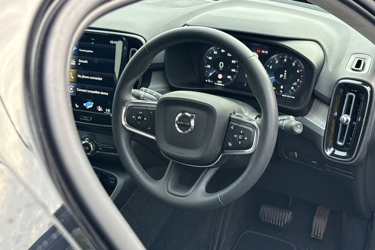 2021 Volvo XC40 2.0 B4 MHEV Inscription Auto AWD Euro 6 (s/s) 5dr SUV PETROL Automatic