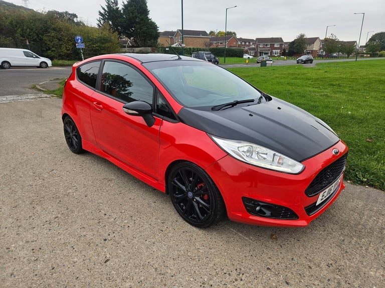 image for 2016 Ford Fiesta 1.0 EcoBoost 140 Zetec S Red 3dr, 11 MTHS MOT, £20 TAX, LOW MILES HATCHBACK Petr...