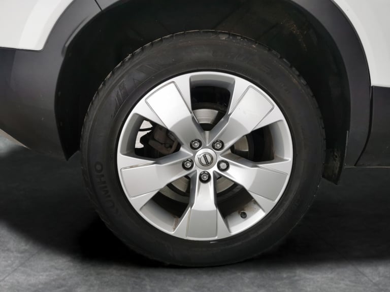 2020 Volvo XC40 1.5 T3 Momentum SUV 5dr Petrol Auto Euro 6 (s/s) (163 ps) - SENSUS SAT NAV  Suv P...