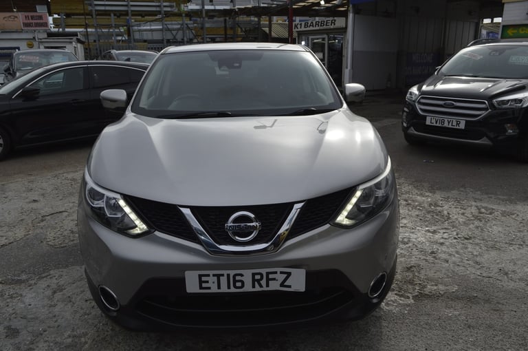 2016 Nissan Qashqai 1.2 DiG-T N-Connecta 5dr Xtronic 2016 3 OWNER SAT NAV AUTO HATCHBACK Petrol A...