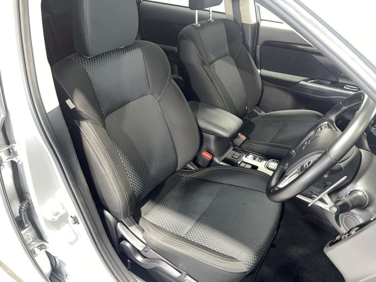 2020 20 MITSUBISHI OUTLANDER 2.4H TWINMOTOR 13.8KWH DESIGN SUV 5DR PETROL PLUG-I