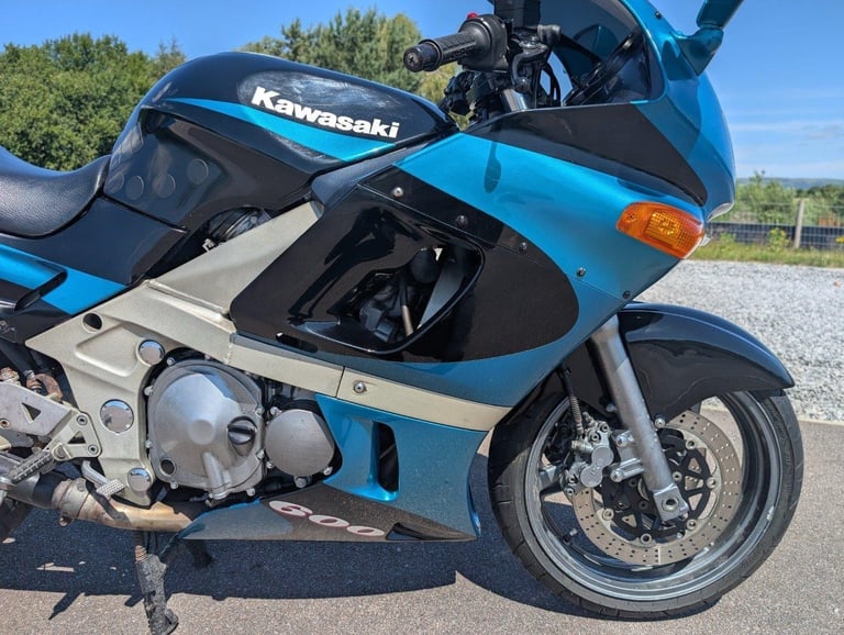 1993 KAWASAKI ZZR600