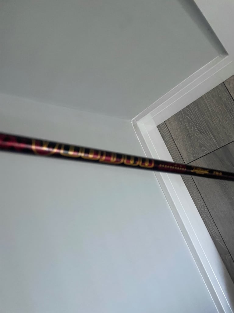 TITLIEST 909 F2 13.5 DEGREE FAIRWAY WOOD WITH A GRAPHITE REGULAR SHAFT