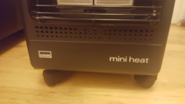calor gas mini heat black lpg radiant mobile heater fitted with 21mm butane regulator new other