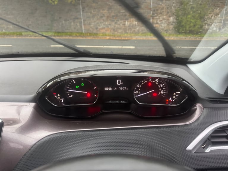 Peugeot, 2008, Hatchback, 2014, Manual, 1560 (cc), 5 doors