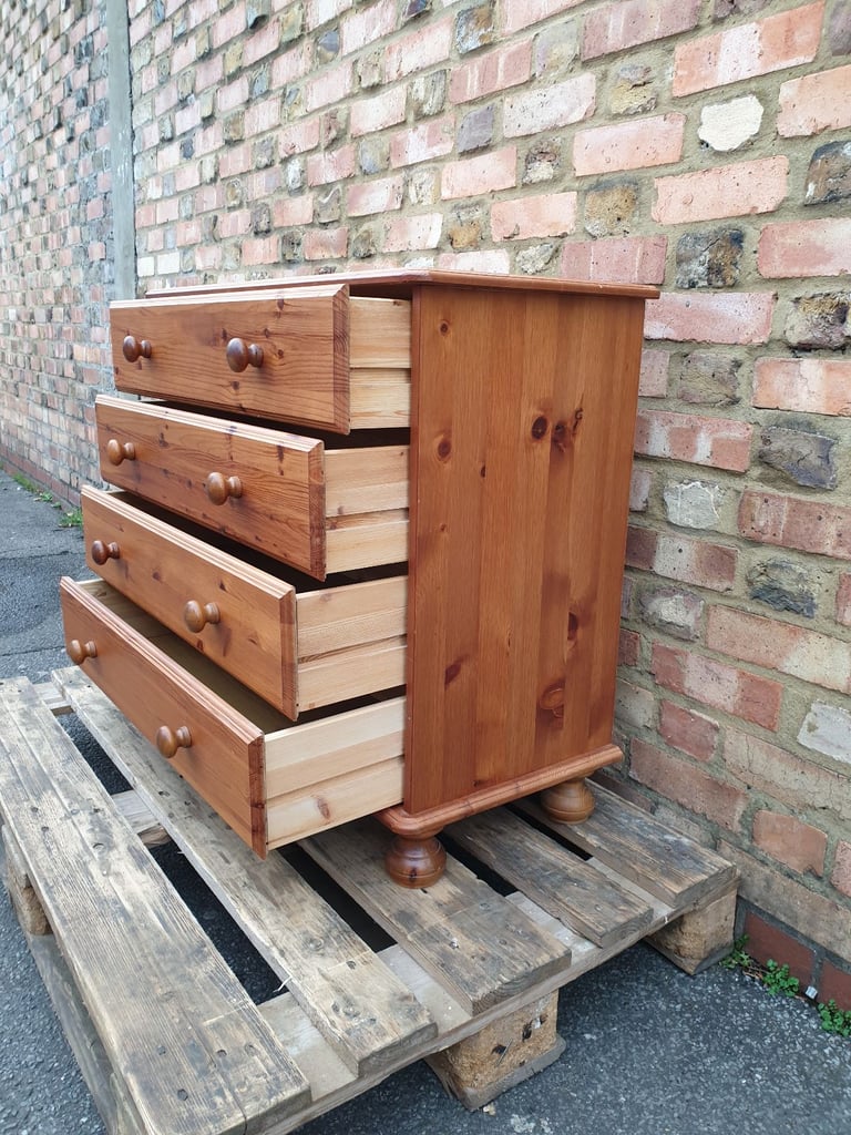 Classic Vintage Pine Chest Of Drawers commode dresser
