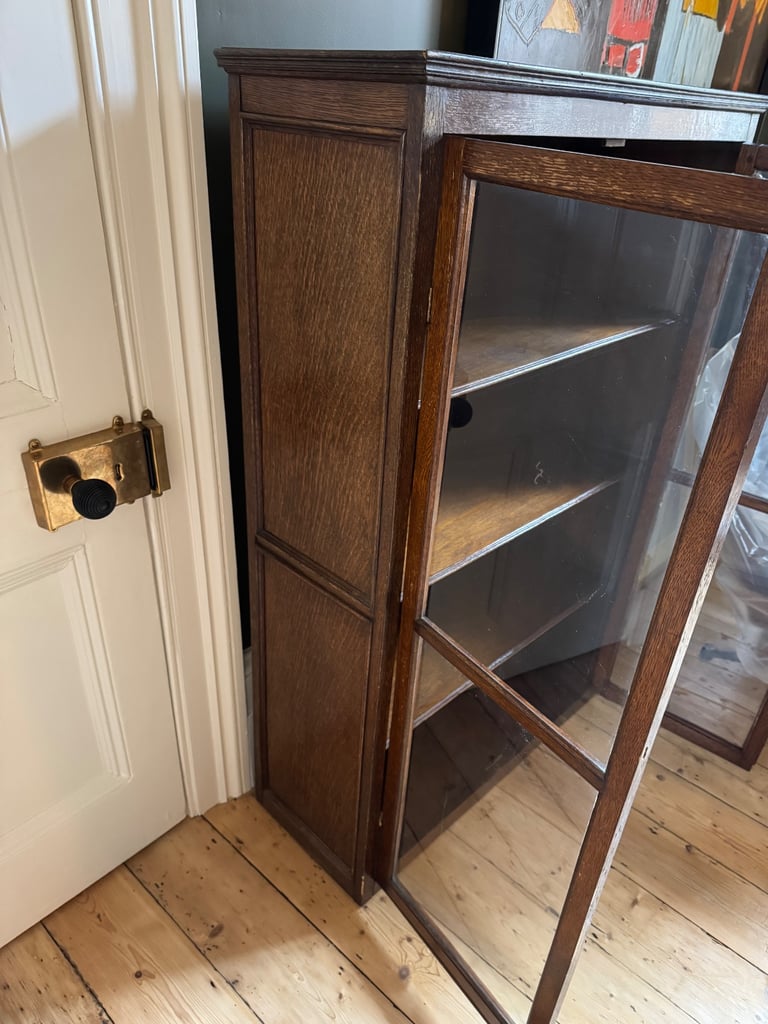 Vintage Oak Bookcase/Cabinet