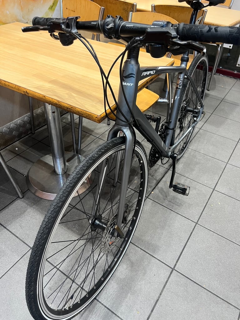 Giant hybrid bike