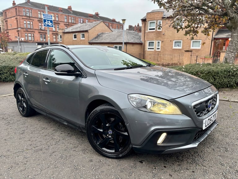 image for Volvo, V40, Hatchback, 2015, Semi-Auto, 1560 (cc), 5 doors